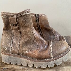 Bedstu ankle boot cobbler series size 8 taupe platform heel